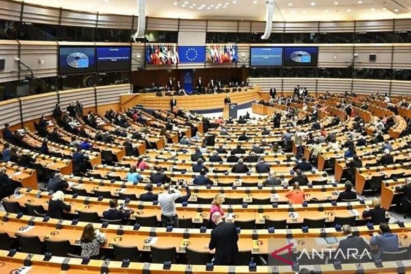 Parlemen Eropa Desak Cabut Pembatasan Serangan Ukraina ke Rusia
