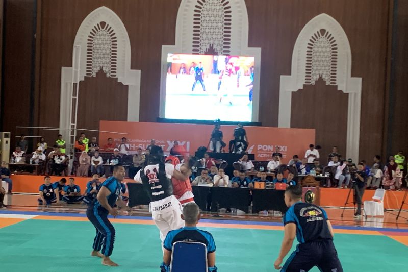Pertandingan final nomor tarung cabang olahraga tarung derajat di PON XXI 2024 di Banda Aceh,Kamis (19/9/2024).ANTARA/Mario Sofia Nasution