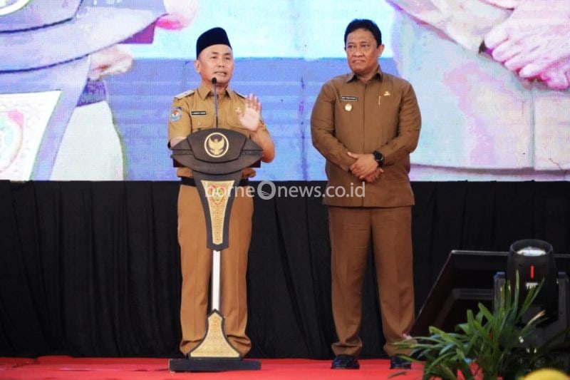 Gubernur Kalteng Sugianto Sabran (kiri) dan Wagub Edy Pratowo. (ANTARA/HO-Diskominfosantik Kalteng)