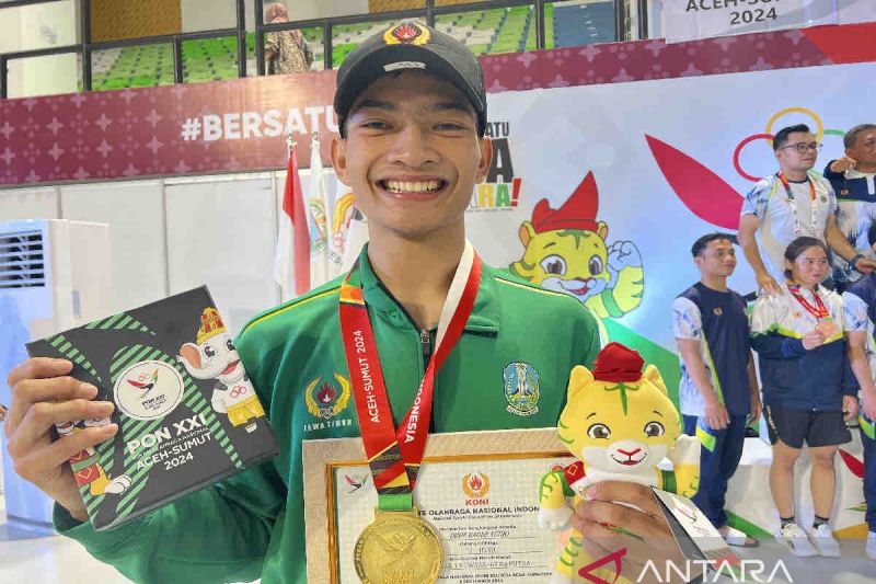 Jujitsan Jawa Timur Deva Bagus Setyo peraih medali emas di kategori newaza putra -62 kilogram di PON XXI Aceh-Sumut 2024, di Deli Serdang, Kamis malam (19/9/2024). ANTARA/Harianto