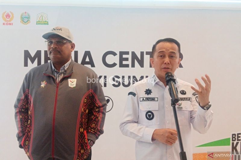 Penjabat (Pj) Gubernur Sumatera Utara (Sumut) Agus Fatoni saat ditemui wartawan di Media Center Utama PON XXI, Medan, Sumatera Utara, Jumat (20/9/2024). ANTARA/Tri Meilani Ameliya