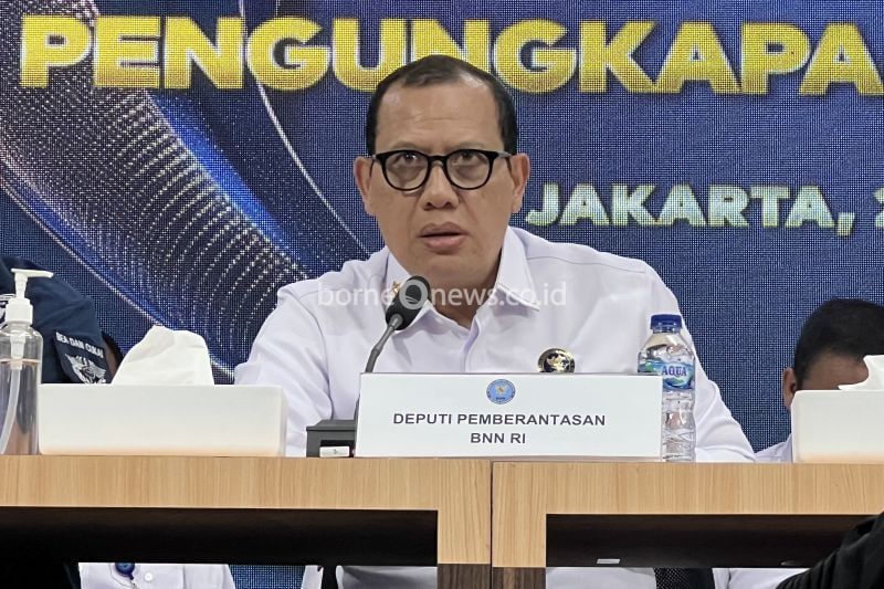 Deputi Pemberantasan BNN RI Irjen Pol I Wayan Sugiri memberi keterangan dalam konferensi pers pengungkapan kasus narkotika yang digelar di Kantor BNN RI, Jakarta, Jumat (20/9/2024). ANTARA/Putu Indah Savitri