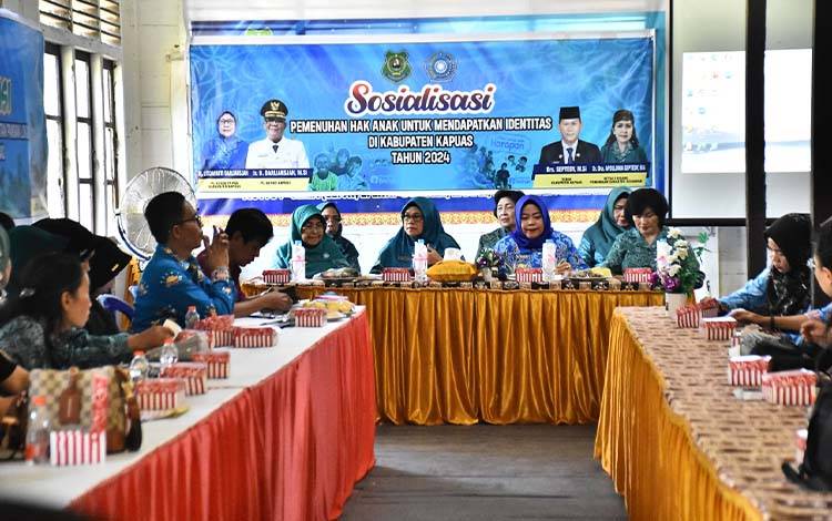 Pj Ketua TP PKK Kabupaten Buka Sosialisasi Pemenuhan Hak Anak di Kapuas Hilir