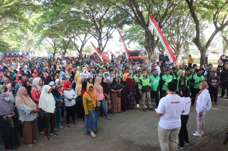 Kegiatan Jumat Bakti "Pilkada Aman, Penak Golek Pangan" yang digelar Polres Bantul bersama Polda DIY di Kabupaten Bantul, DIY. Jumat (20/9/2024). ANTARA/HO-Humas Polres Bantul