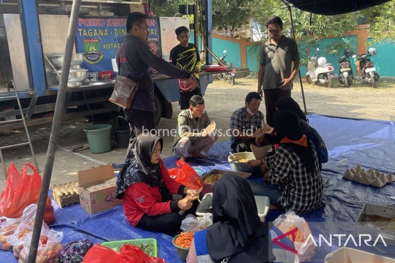 Dapur Umum Dibuka untuk Warga Terdampak Asap Kebakaran TPSA Bagendung