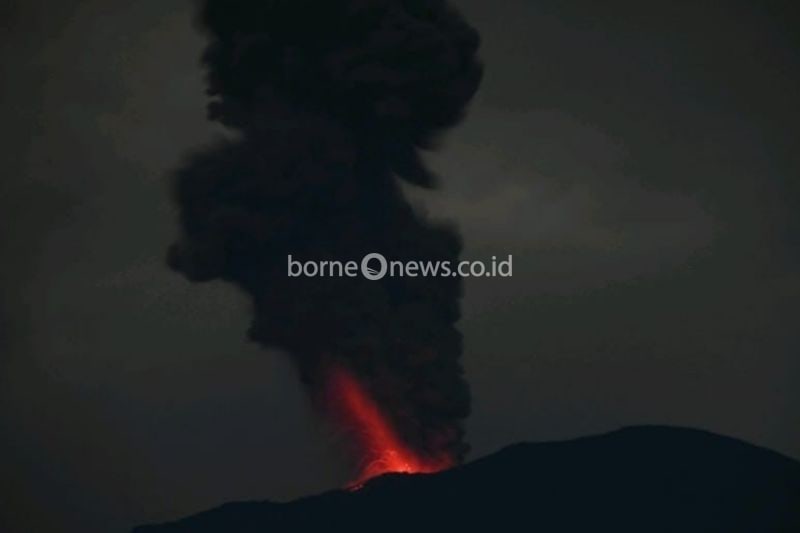 Gunung Ibu Kembali Erupsi, Lava Pijar dan Abu Vulkanik Meningkat