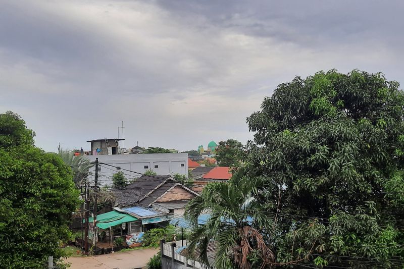 Prakiraan Cuaca Berawan dan Hujan di Berbagai Kota Indonesia