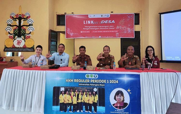 Otoritas Jasa Keuangan (OJK) Provinsi Kalimantan Tengah bekerja sama dengan Universitas Palangka Raya dalam program LINK Goes to Desa. (FOTO: Istimewa)