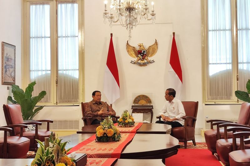 Presiden Jokowi Sambut Susilo Bambang Yudhoyono di Istana Merdeka