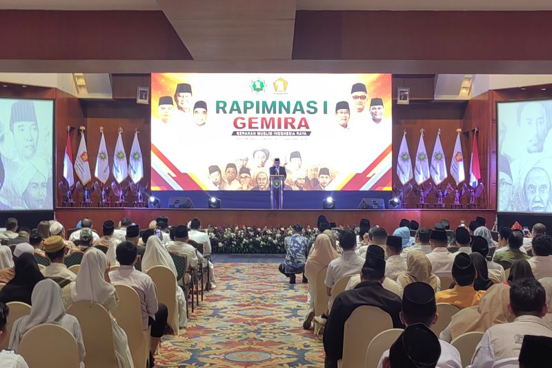 Sekretaris Jenderal (Sekjen) Partai Gerindra Ahmad Muzani saat menghadiri pembukaan Rapat Pimpinan Nasional (Rapimnas) I Gerakan Muslim Indonesia Raya (GEMIRA) di Jakarta, Sabtu (21/9/2024). (ANTARA/Melalusa Susthira K.)