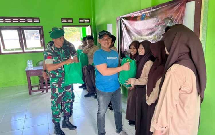 Kodim Pangkalan Bun Bansos dan Pengobatan Gratis di Ponpes Tahfidzul Qur'an Darul Al-Hikmah