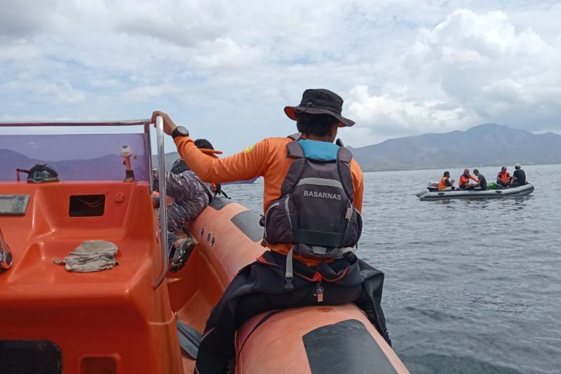 Tim SAR Lakukan Pencarian ABK Jatuh ke Laut di Flores Timur