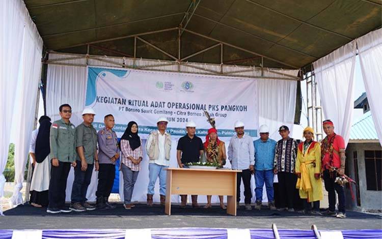 Ritual Adat Iringi Peresmian Pabrik Kelapa Sawit PT Borneo Sawit Gemilang