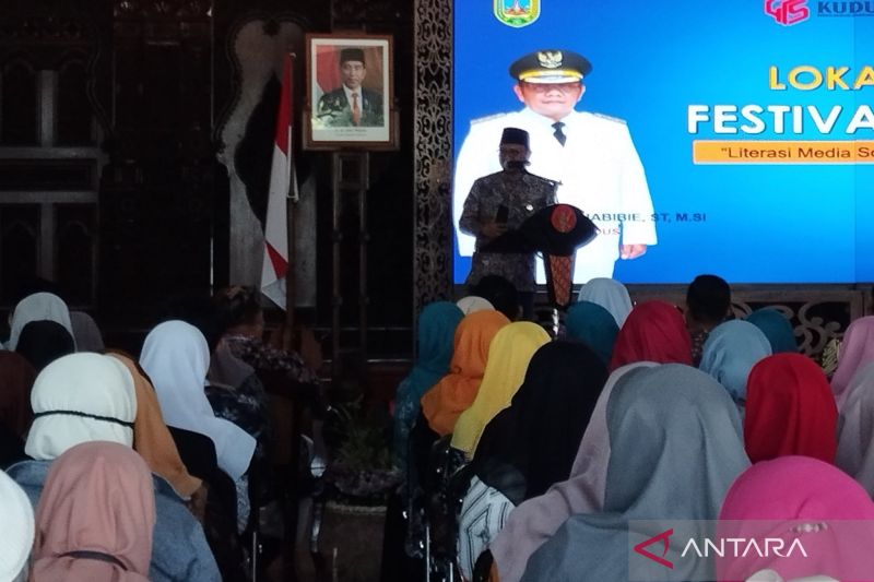 M Hasan Chabibie Raih Penghargaan Santri of the Year 2024