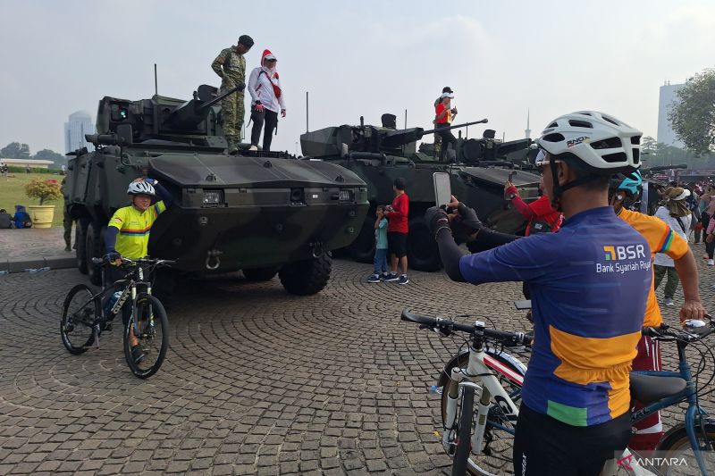 TNI Gelar Bakti Sosial dan Pameran Alutsista HUT Ke-79