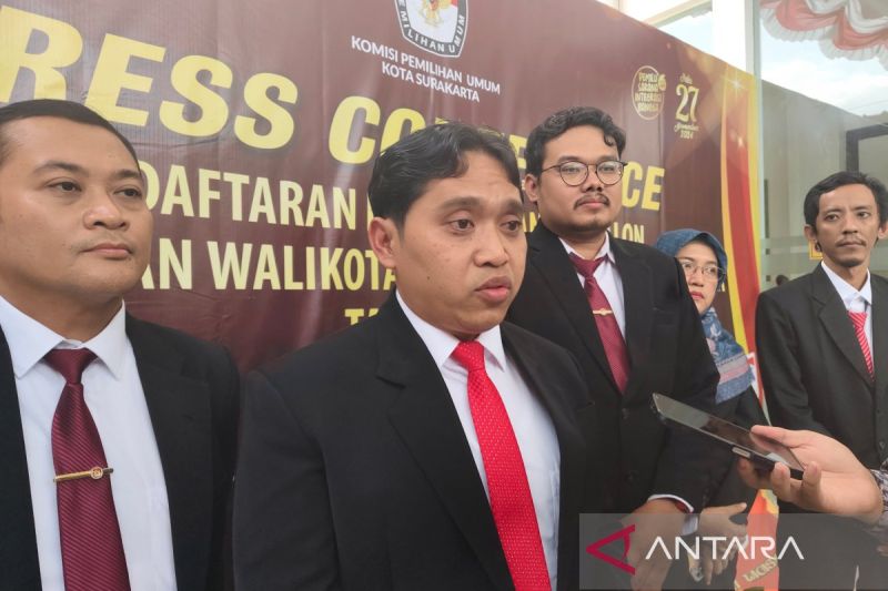 Ketua KPU Kota Surakarta Bambang Cristanto. ANTARA/Aris Wasita