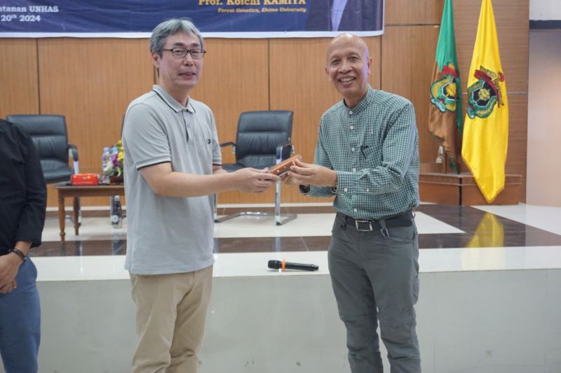 Kolaborasi Akademik Unhas dan Universitas Ehime dalam Genetika Konservasi
