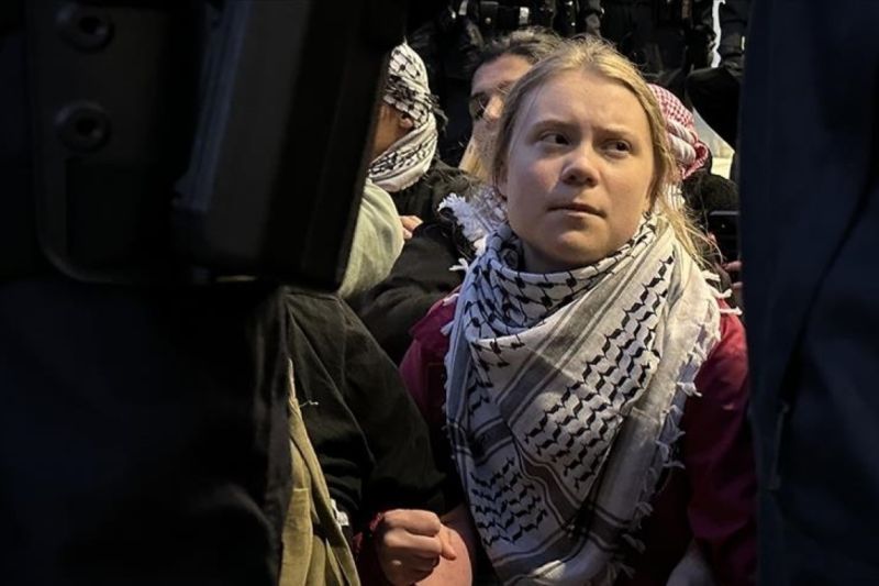 Aktivis iklim asal Swedia Greta Thunberg pada Sabtu bergabung dengan ribuan pengunjuk rasa di Stockholm untuk mengecam "genosida" Israel di Palestina dan mendesak aksi global. /ANTARA/Anadolu/py