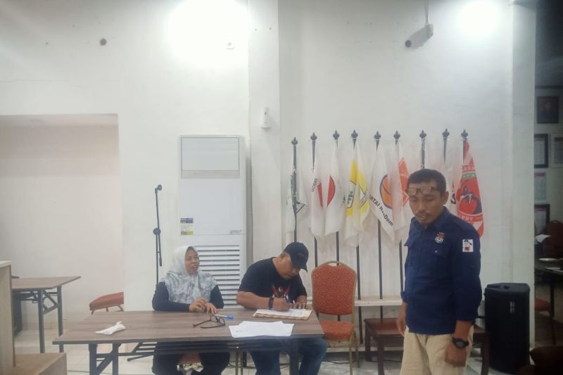KPU Kabupaten Mamuju Provinsi Sulawesi Barat (Sulbar) menetapkan sebanyak dua pasangan calon (Paslon) bupati dan calon wakil bupati di Pilkada Mamuju yang akan digelar 27 November 2024, di Mamuju, Minggu (22/9/2024) ANTARA Foto/HO Humas KPU Mamuju