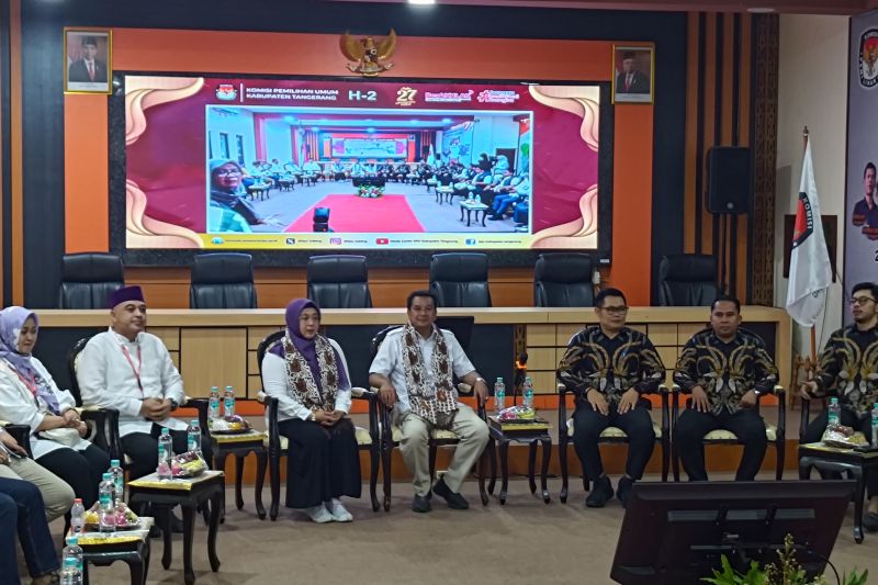 Ilustrasi-salah satu Paslon Pilkada 2024 saat melakukan tahapan pendaftaran ke KPU Kabupaten Tangerang. ANTARA/Azmi