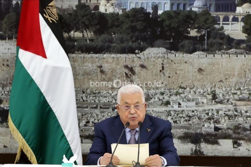 Presiden Mahmoud Abbas menyatakan Palestina memiliki yurisdiksi atas Jalur Gaza dan Tepi Barat, termasuk Yerusalem, dan akan terus menjalankan tanggung jawabnya di wilayah tersebut. Abbas menekankan hal itu dalam pertemuan dengan Ketua Dewan Kepemimpinan Presiden Yaman, Rashad Mohammed al-Alimi, di sela-sela sesi ke-79 Sidang Umum Perserikatan Bangsa-Bangsa (PBB) di New York, Minggu (22/9/2024). ANTARA/Anadolu/py
