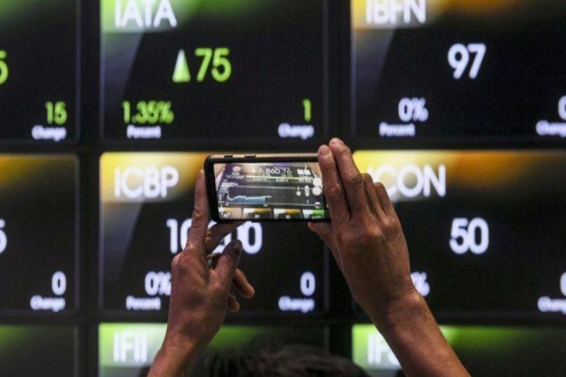 IHSG Awal Pekan Menguat, LQ45 Sedikit Turun di Bursa Jakarta