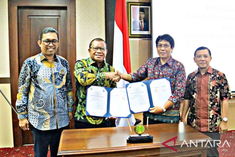 Penandatananganan Nota kesepahaman Unpatti dan UNM (Antara/HO-Unpatti)