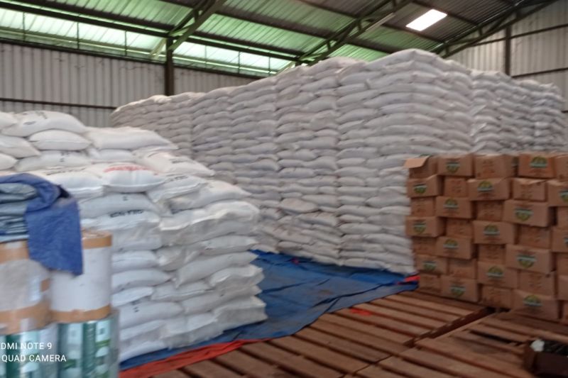 Perum Bulog Subdivre Lebak-Pandeglang menjamin persediaan beras untuk program pangan yang digulirkan Badan Pangan Nasional (Bapanas) dan Program Stabilisasi Pasokan dan Harga Pangan (SPHP) relatif aman dan mencukupi hingga tahun 2024. ANTARA/Mansyur