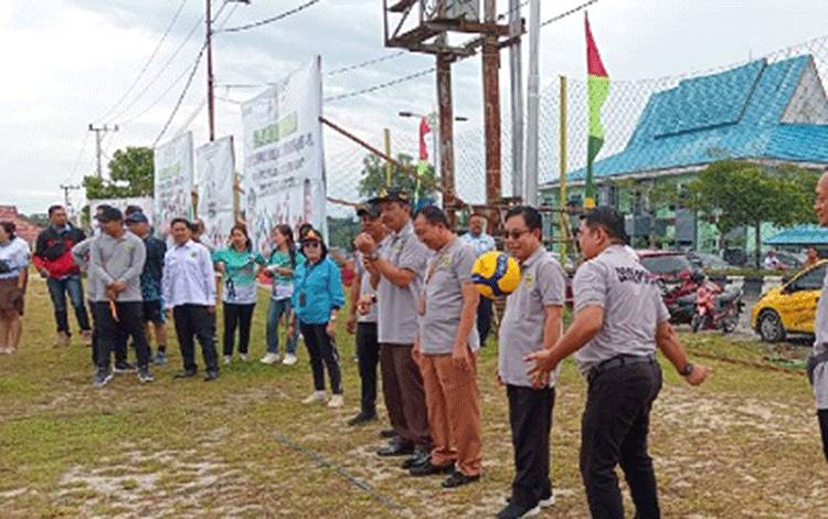 Disdikpora Gunung Mas Meriahkan Haornas dengan Adakan Lomba Bola Voli