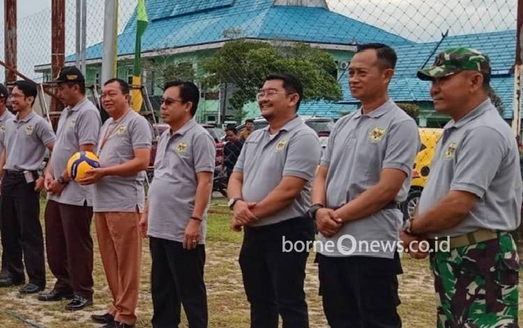 DPRD Gunung Mas: Lomba Bola Voli Diharapkan Memotifasi Pegawai untuk Berolahraga