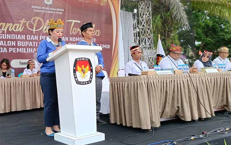 Pasangan Calon Bupati dan Wakil Bupati Barito Timur nomor urut 2, Pancani Gandrung dan Raran. (FOTO: AGUSTINUS BOLE MALO)