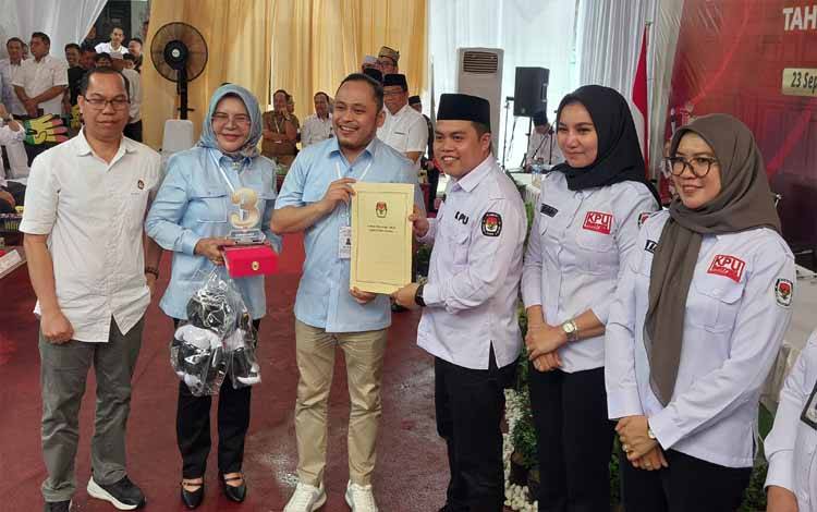 Dapat Nomor Urut 3 di Pilkada Kapuas, Paslon Alfian Mawardi - Agati Siap Bawa Persatuan Bagi Seluruh Masyarakat
