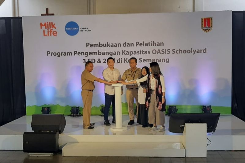Pembukaan dan pelatihan Program OASIS Schoolyard di Sekolah Dasar (SD) Marsudirini Gedangan, Semarang, Senin (23/9/2024). ANTARA/HO-Dok Pribadi