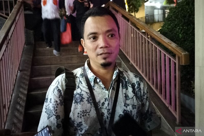 Ketua Bawaslu Kabupaten Bogor Ridwan Arifin di Cisarua, Kabupaten Bogor, Jawa Barat. (ANTARA/M Fikri Setiawan)