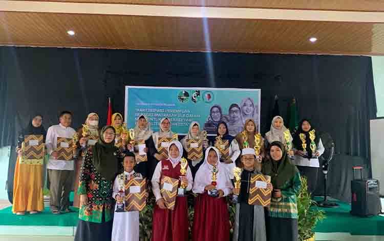 Peringatan Maulid Nabi Muhammad SAW 1446 H oleh Majelis Wilayah Forhati Provinsi Kalimantan Tengah, Majelis Daerah Forhati Kota Palangka Raya, dan Kohati Cabang Palangka Raya. (FOTO: Istimewa)