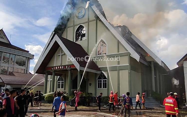Gereja Maranatha Jalan Diponegoro Palangka Raya Terbakar