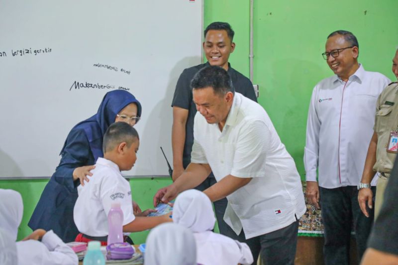 Inisiatif Makan Bergizi Gratis untuk Mewujudkan Generasi Emas 2045