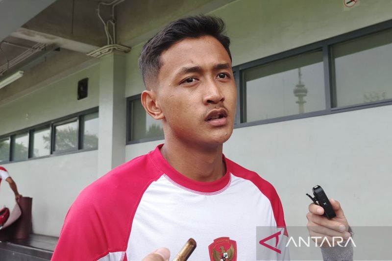 Kapten timnas Indonesia U-20 Dony Tri Pamungkas ketika ditemui awak media saat dirinya mengikuti latihan perdana timnas U-20 di Lapangan ABC Gelora Bung Karno (GBK), Jakarta, Selasa (24/9/2024), menjelang laga pertama kualifikasi Piala Asia U-20 2025 melawan Maladewa U-20 di Stadion Madya GBK, Jakarta, besok Rabu (25/9/2024). (ANTARA/Zaro Ezza Syachniar)