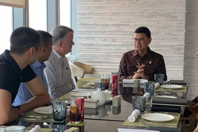 Kepala Badan Pengawas Obat dan Makanan (BPOM) Taruna Ikrar (kanan) dalam sebuah pertemuan informal dengan Pharmaceutical Security Institute (PSI) di Jakarta, Selasa (24/9/2024). ANTARA/HO - Badan Pengawas Obat dan Makanan