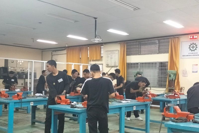 Kampus Vokasi di Sumbar Siapkan Lulusan Siap Kerja di Industri