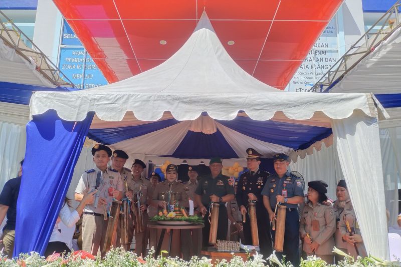 BPN Sulut Serahkan Sertifikat Elektronik di Hantaru 2024