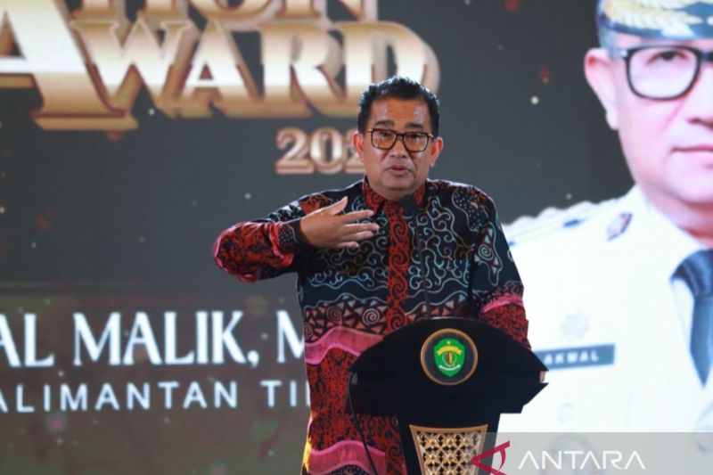 Pemprov Kaltim Berikan Penghargaan untuk Pahlawan Pendidikan
