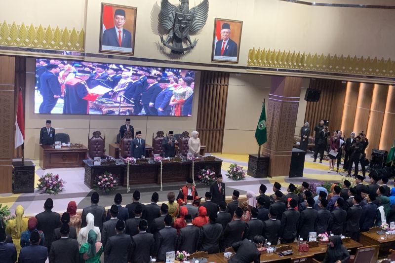 Pimpinan DPRD Sumsel 2019-2024 Berpisah, Anggota Baru Dilantik