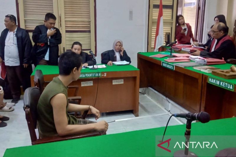 Jaksa tuntut 10 tahun penjara untuk pembunuhan abang tiri