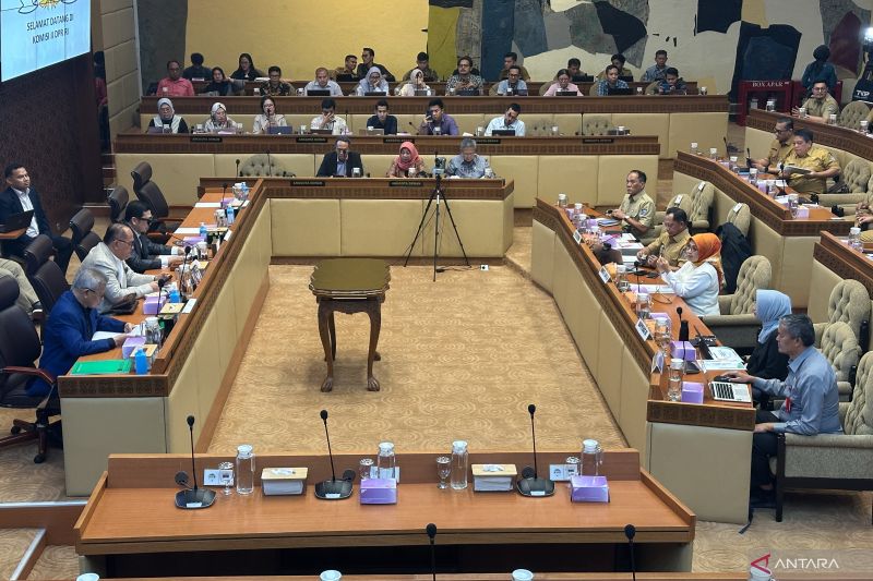 Kesepakatan Pemerintah dan DPR Lanjutkan 122 RUU Kabupaten/Kota