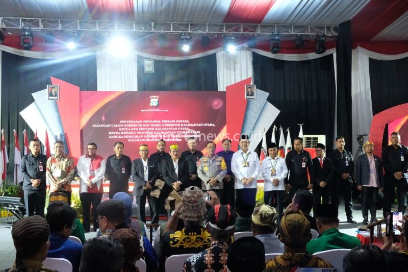 Kapolda Kaltara Serahkan Pengawal Pribadi untuk Calon Gubernur
