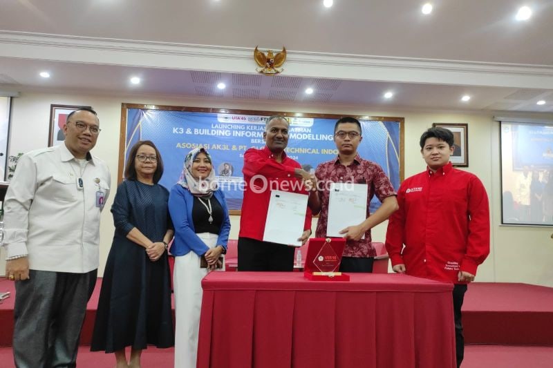 Universitas 17 Agustus 1945 (UTA '45) Jakarta meluncurkan kerja sama pelatihan K3 dan BIM dengan Asosiasi Keselamatan Kesehatan Kerja dan Lingkungan (AK3L) dan PT Glodon Technical Indonesia. ANTARA/HO-Universitas 17 Agustus 1945 Jakarta