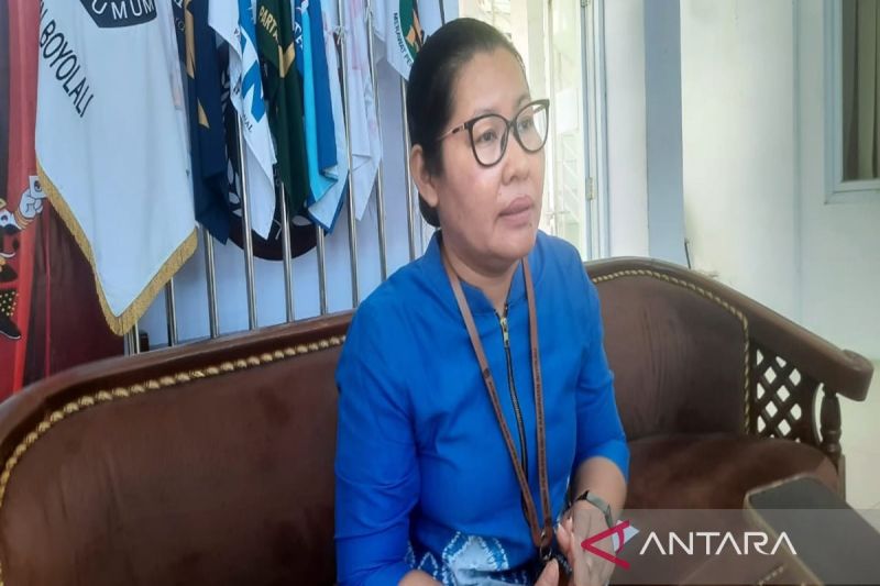 Ketua KPU Boyolali Maya Yudayanti memberikan keterangan di Boyolali, Rabu (25/9/2024). ANTARA/Bambang Dwi Marwoto.