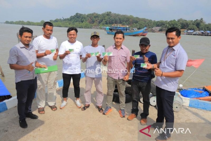 PT Timah Fasilitasi Nelayan Bangka Belitung Miliki BPJS Ketenagakerjaan