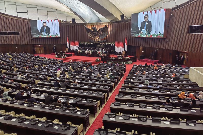 Sidang Paripurna MPR Akhir Masa Jabatan Dibuka dengan Pantun